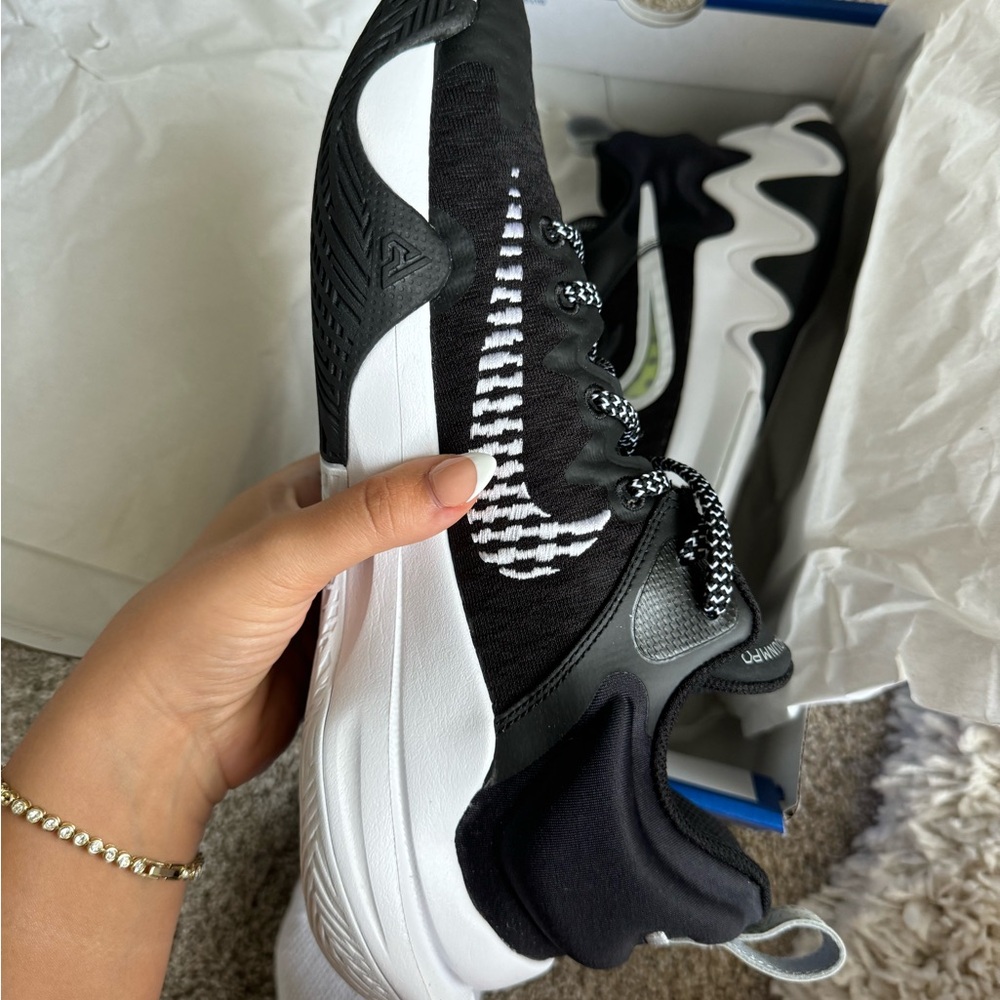 Men’s Nike shoes